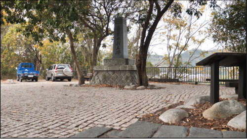 位於台中市豐原區萬順二街街尾，葫蘆圳最早的進水口附近，1939年(昭和14年)設置，碑文記載葫蘆墩圳開設始末，為當時水利工程開發的歷史見證。