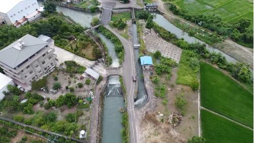 葫蘆墩圳改道經南幹渠自石岡壩取水，在萬定汴分流，一條分流匯入葫蘆墩圳幹線，另一條分流往下溪洲圳。萬定汴在當地又被稱為「三分水」或「人命水」，因為1768年(乾隆三十三年)四月，東西兩上堡為水爭執，西上堡有3人死亡，所以當地人稱此地為「人命水」。