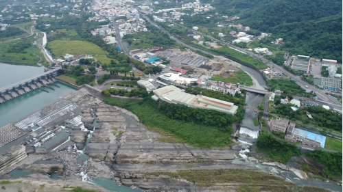 大甲溪石崗壩及食水嵙溪俯瞰