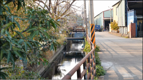 葫蘆墩圳下埤系統流經五大汴又可分流「搭連溝」、「中央圳」、「浮圳」三大圳路。